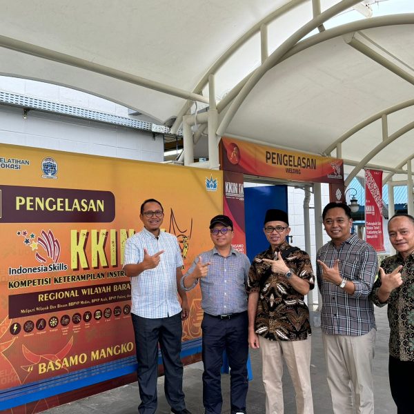 Acara Temu Ramah Rektor UNAND, Kepala UPT LSP UNAND, dengan Sekjen Kemnaker RI di BLK Padang