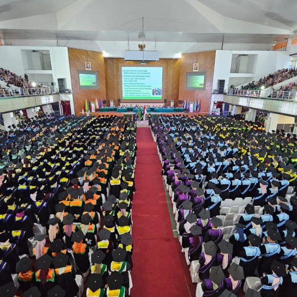 Sertifikat Kompetensi Perdana LSP P1 UNAND diserahkan Rektor