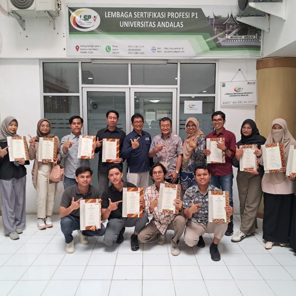 LSP P1 Universitas Andalas Serahkan Sertifikat Kompetensi Kepada 46 Lulusan FAPERTA UNAND
