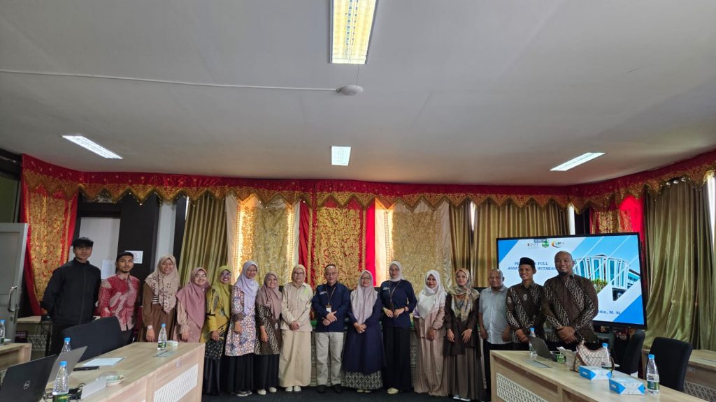 Tim dari LSP P1 UNAND bersama tim dari CLSP UIN Sjech Moh. Djamil Djambek Bukittinggi